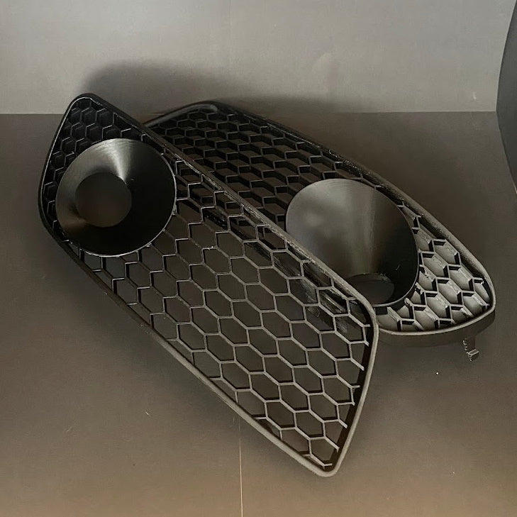 Seat Leon MK1 Cupra R mriežka ku hmlovke šoférova strana