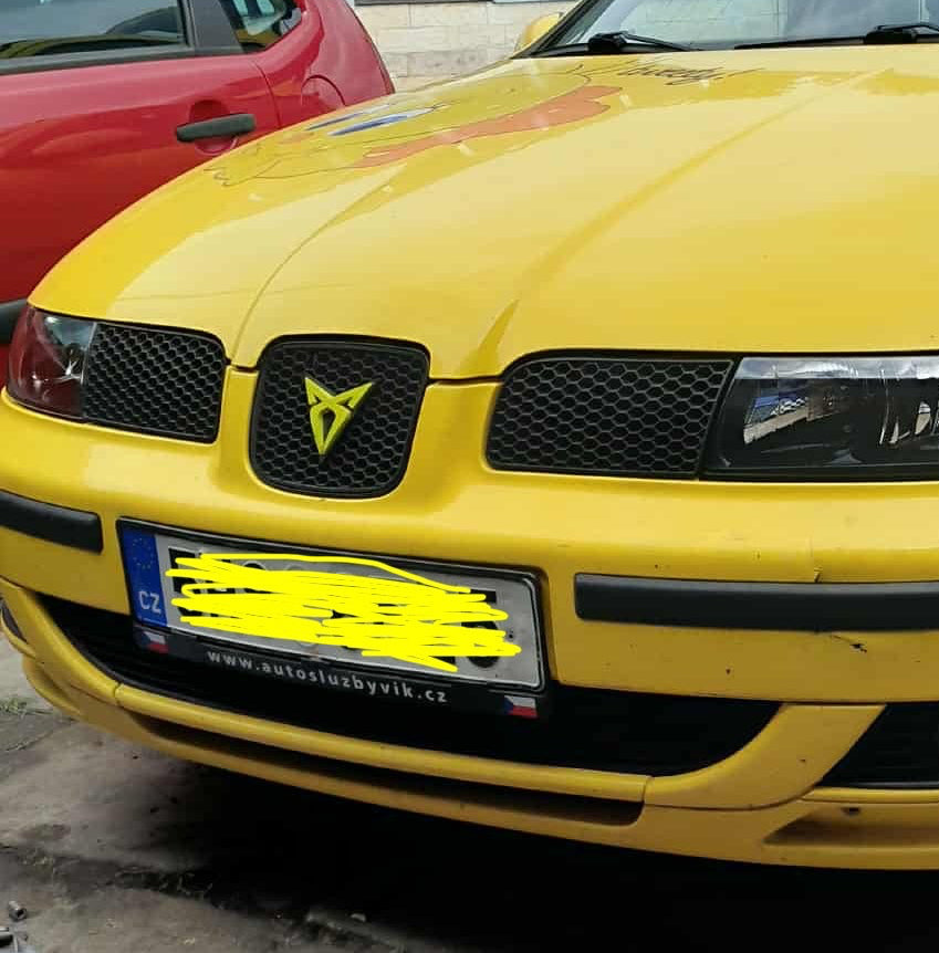 Seat Leon MK1 Topsport stredná mriežka do masky