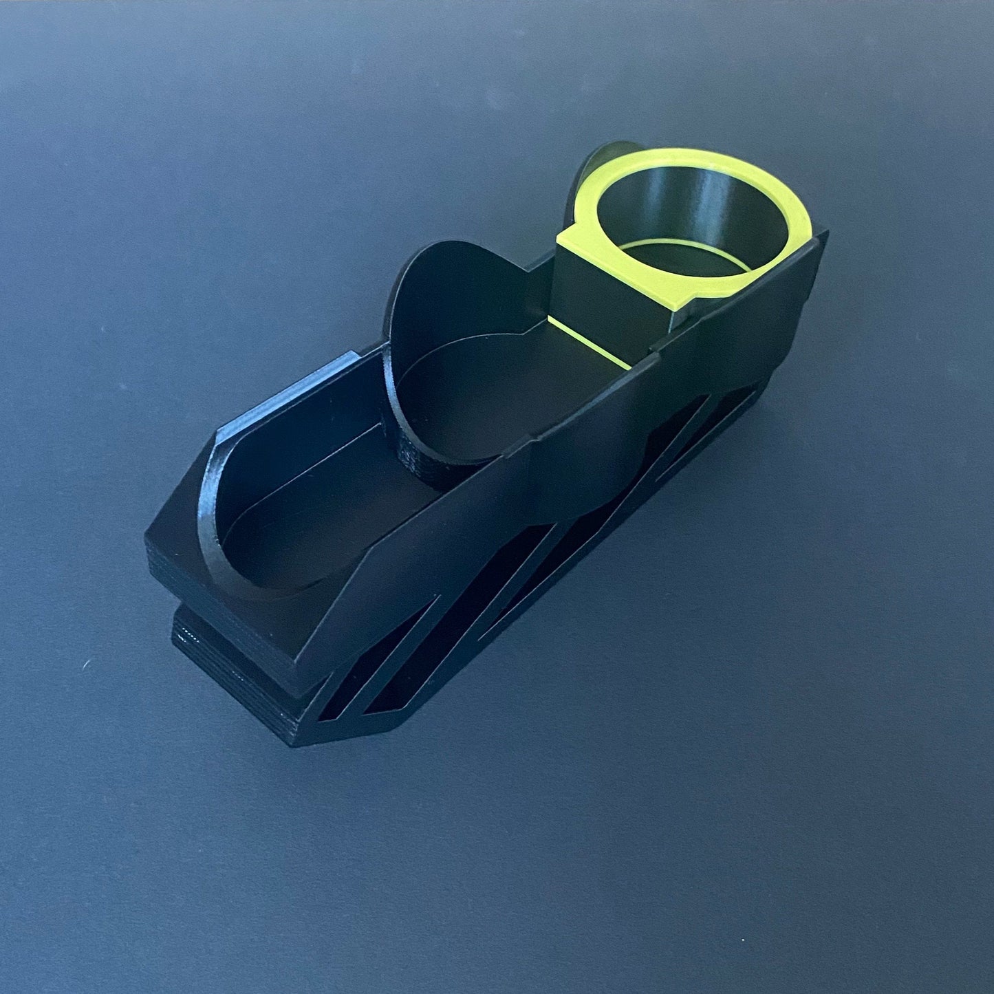 Seat Leon Mk1 držiak na nápoje do stredovej priehradky